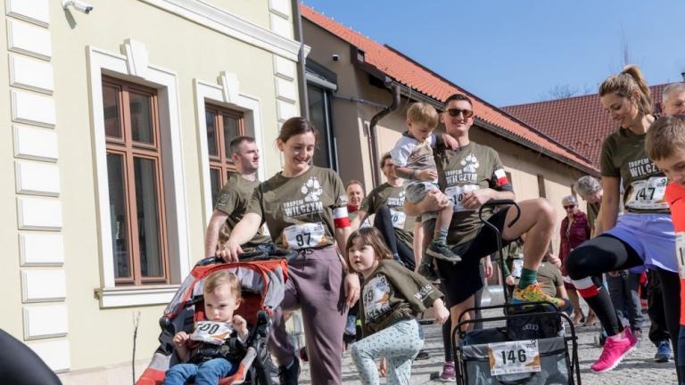 Bieg Tropem Wilczym - rekordowe 350 osob na linii startu-021.jpg
