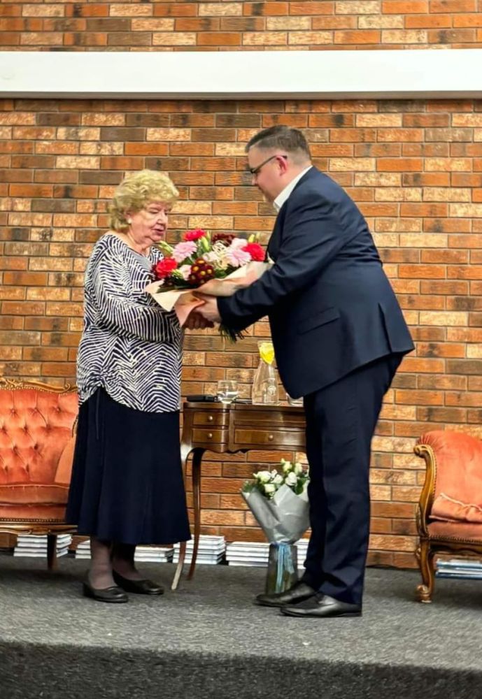prezentacja ksiazki Janiny Kesek BOCHENSKA_SAGA Domy i ludzie z udzialem delegacji Stowarzyszenia Klub_Przyjaciol_Wieliczki-001.jpg