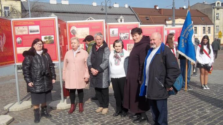 otwarcie wystawy Powstanie_Krakowskie - Historia_i_Pamiec w Krakowie na Rynku Podgórskim-005.jpg