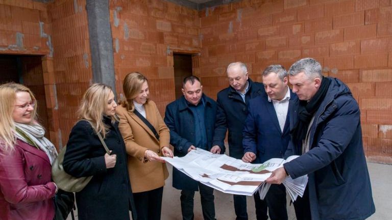 ponad 4 miliony na zakonczenie budowy przedszkola w Kozmicach Wielkich-001.jpg