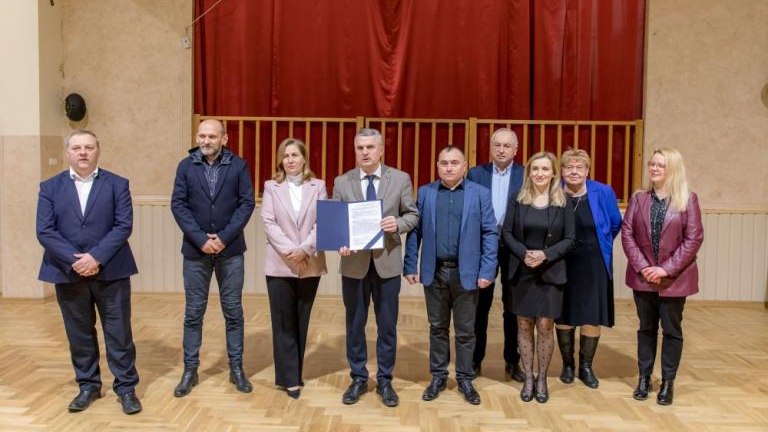 ponad 4 miliony na zakonczenie budowy przedszkola w Kozmicach Wielkich-005.jpg