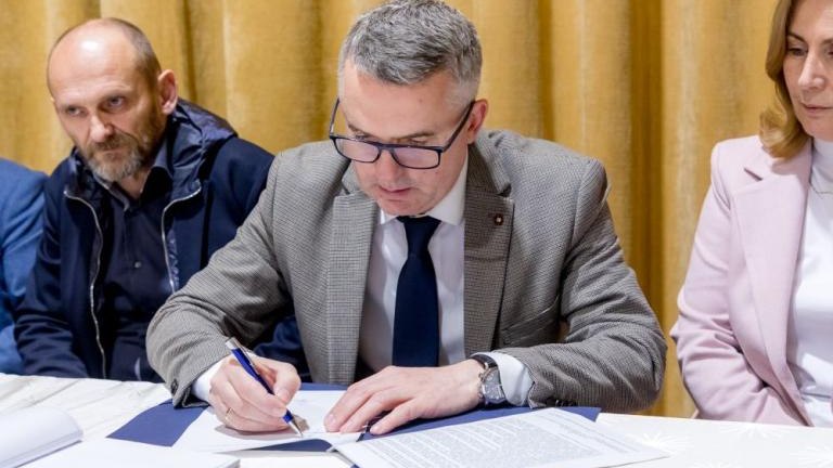 ponad 4 miliony na zakonczenie budowy przedszkola w Kozmicach Wielkich-009.jpg
