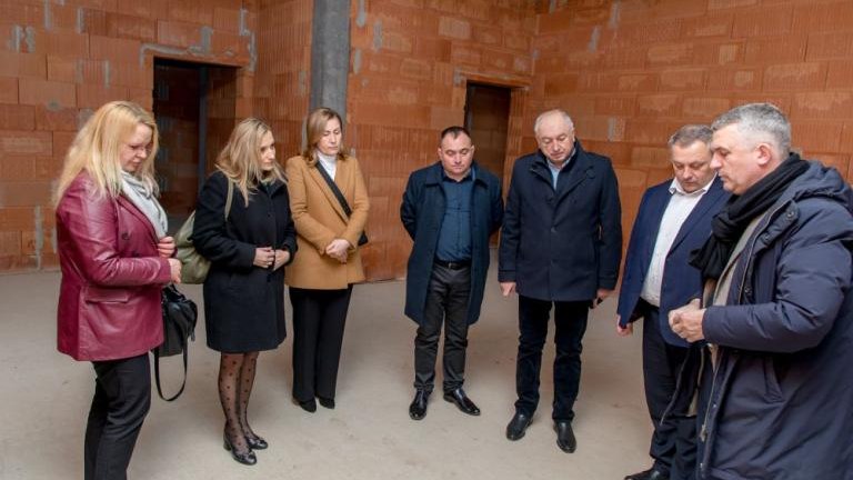 ponad 4 miliony na zakonczenie budowy przedszkola w Kozmicach Wielkich-023.jpg