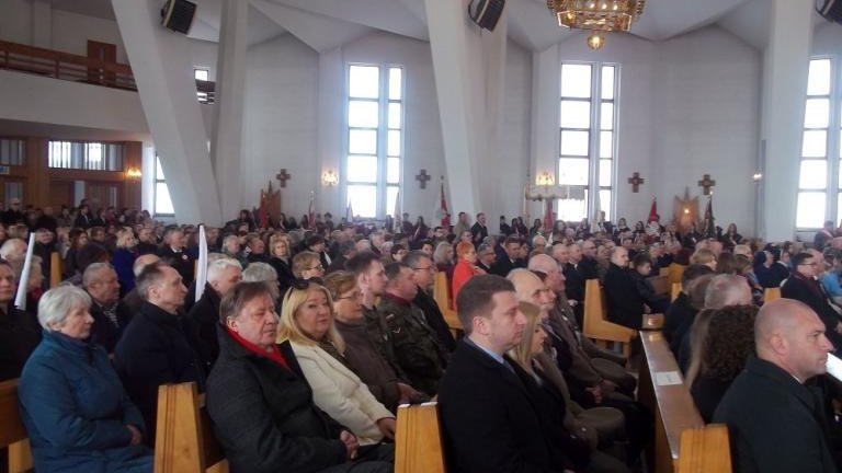 odsloniecie pomnika majora Ludwika Marszalka ps Zbroja  1912-1948 oraz zolnierzy niezlomnych-003.jpg