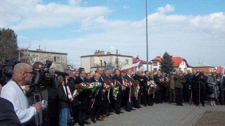 odsloniecie pomnika majora Ludwika Marszalka ps Zbroja  1912-1948 oraz zolnierzy niezlomnych-007.jpg