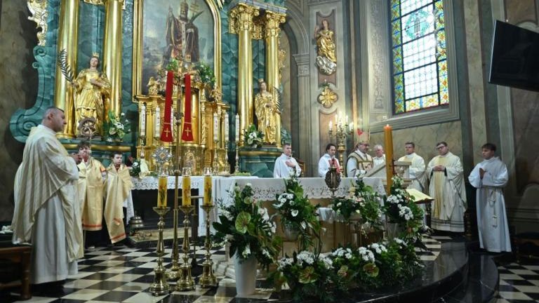 obchody roku jubileuszowego 200-lecie poswiecenia parafialnego kosciola pw sw Klemensa w Wieliczce-017.jpg
