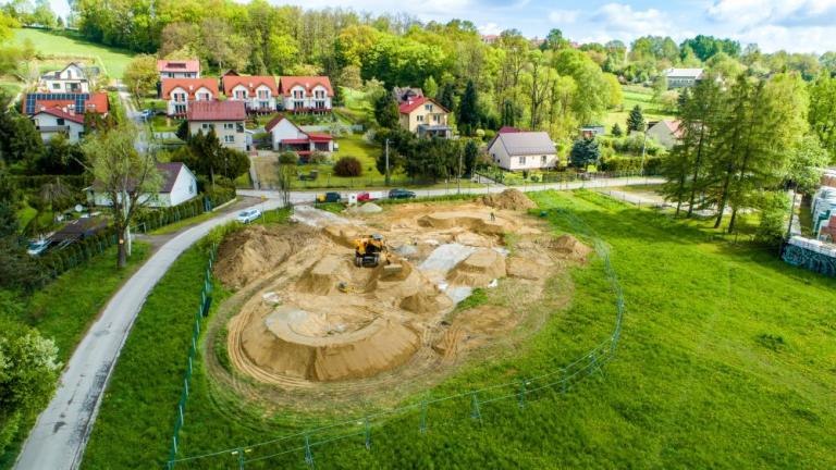 budowa pumptracku w wielickich Bogucicach-001.jpg