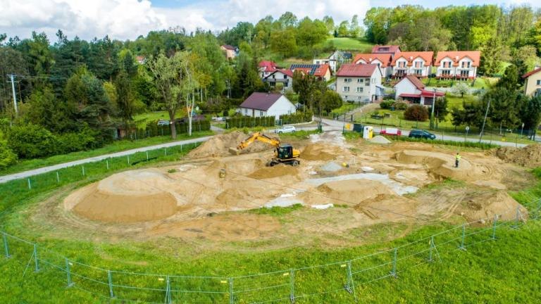 budowa pumptracku w wielickich Bogucicach-002.jpg
