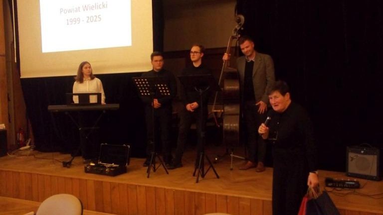 49 spotkanie z cyklu Wieliczka-Wieliczanie Bis - Powiat Wielicki wczoraj i dzis -Jubileusz 25-lecia 1999-2024 Powiatu Wielickiego-014.jpg