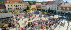 Międzypokoleniowy Polonez na 100 par w Wieliczce