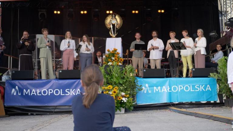 solne uwielbieniw w Boze Cialo Rynek Górny_Wieliczka-008.jpg