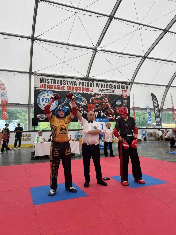 zawodnicy Szkoly Walki Prime z medalami Mistrzostw Polski Baltow Wieliczka Gdow-001.jpg