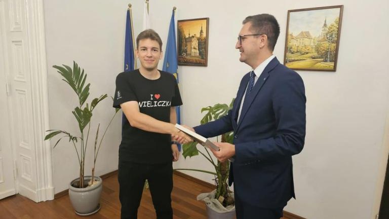 arcymistrz szachowy Jan Krzysztof Duda z w Wielickim Magistracie-001.jpg
