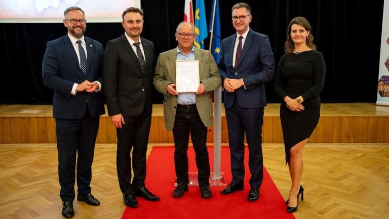 spotkanie burmistrza Rafal Sleczka z soltysami i przewodniczacymi zarzadow osiedli-032.jpg