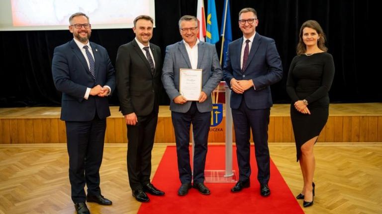 spotkanie burmistrza Rafal Sleczka z soltysami i przewodniczacymi zarzadow osiedli-037.jpg
