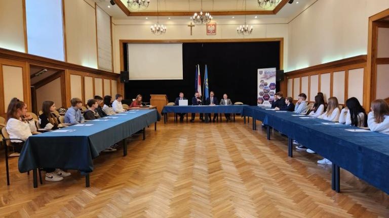 IV sesja mlodziezowej Rady Miejskiej w Wieliczce-014.jpg
