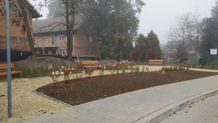 park kieszonkowy ogrod-hortensjowy w czarnochowicach gmina wieliczka-002.jpg