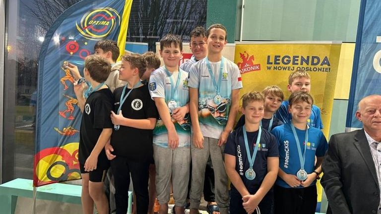Solne Miasto Wieliczka - Klub Plywacki zawody w Skawinie zakonczyone 29 medalami-002.jpg