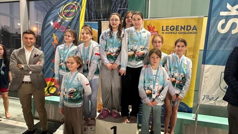 Solne Miasto Wieliczka - Klub Plywacki zawody w Skawinie zakonczyone 29 medalami-003.jpg