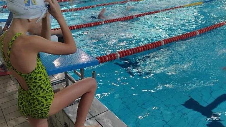 Solne Miasto Wieliczka - Klub Plywacki zawody w Skawinie zakonczyone 29 medalami-008.jpg