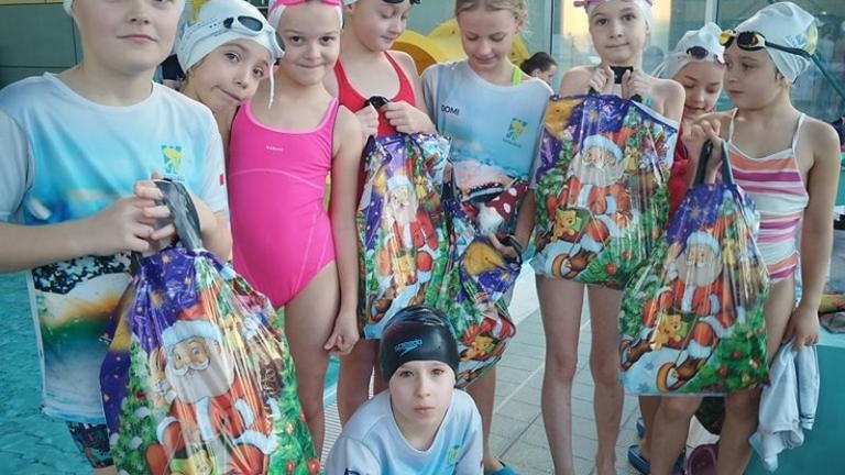 Solne Miasto Wieliczka - Klub Plywacki zawody w Skawinie zakonczyone 29 medalami-010.jpg