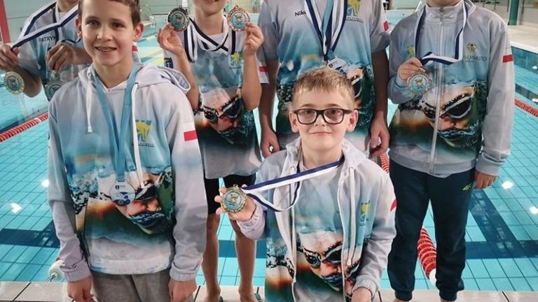 Solne Miasto Wieliczka - Klub Plywacki zawody w Skawinie zakonczyone 29 medalami-012.jpg