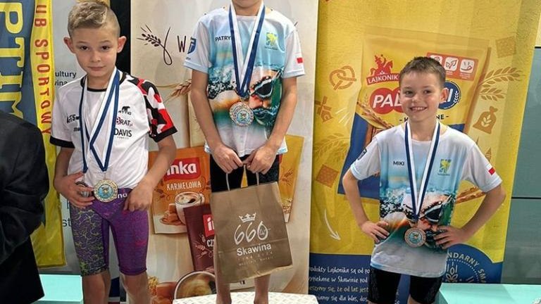 Solne Miasto Wieliczka - Klub Plywacki zawody w Skawinie zakonczyone 29 medalami-013.jpg