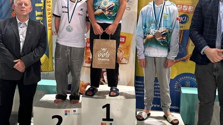 Solne Miasto Wieliczka - Klub Plywacki zawody w Skawinie zakonczyone 29 medalami-014.jpg