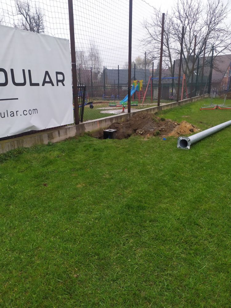 Modernizacja  oswietlenia boiska sportowego LKS Wegrzcanka-002.jpg