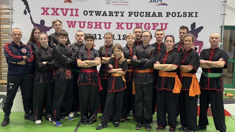 zwycięska drużyna Szkoły Lung.jpg