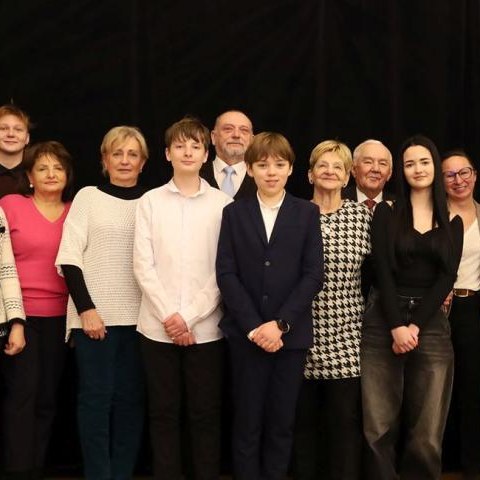Spotkanie Gminnej Rady Seniorów i Młodzieżowej Rady Miejskiej – dialog pokoleń w wielickim magistracie