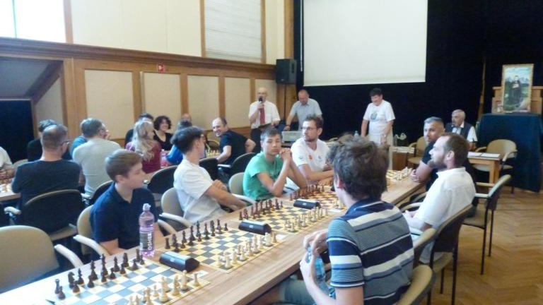 „Pierscien Swietej Kingi dla Stepana Firsova w Grupie A i  Krzysztofa Topora w grupie B V Turnieju Szachowego w Wieliczce_004.jpg