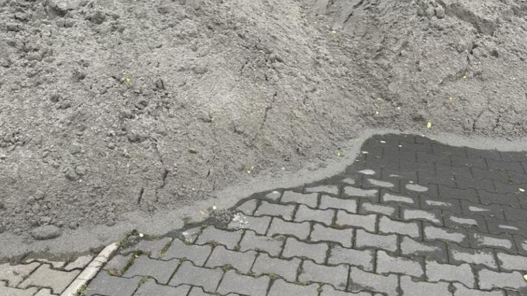 pielegnacja plyty boiska sportowego w Brzegach_004.jpg