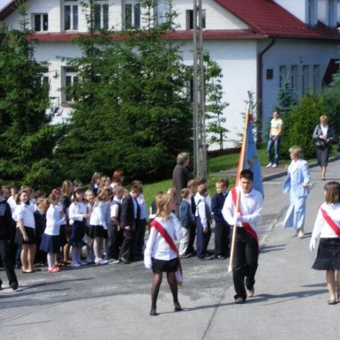Od 10 lat Święta Kinga patronuje Szkole Podstawowej w Podstolicach