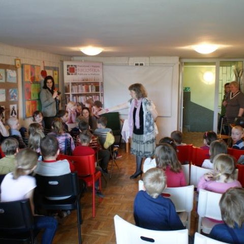 "Biblioteka zawsze po drodze, nie mijam – wchodzę"