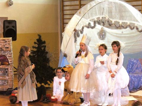 Przedstawienie „Dwie Dorotki” w wykonaniu uczniów Szkoły Podstawowej nr 2