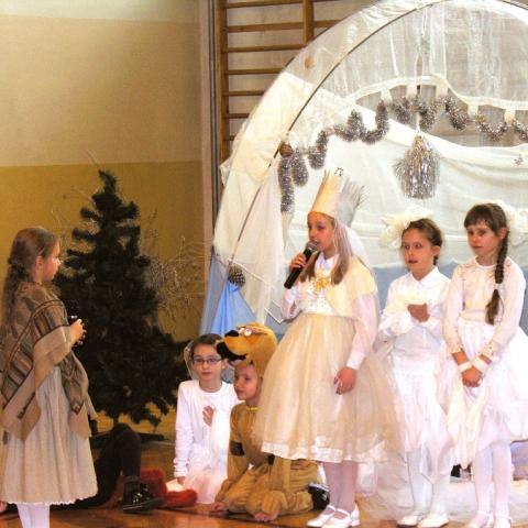 Przedstawienie „Dwie Dorotki” w wykonaniu uczniów Szkoły Podstawowej nr 2