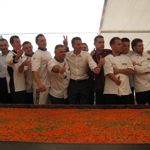 Rekord pobity! Ważąca blisko 5 ton lasagne kulinarnym sukcesem Wieliczki!