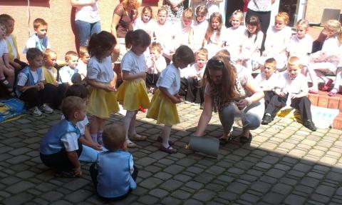 "Czarodziejskie Spotkanie z Rodziną" - piknik w przedszkolu w Śledziejowicach
