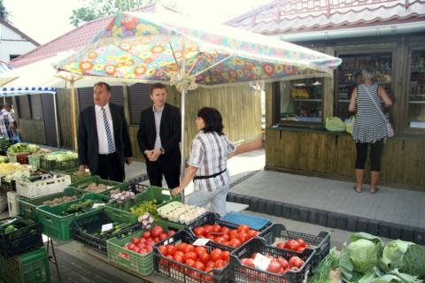 Na plac targowy przy ul. Bednarka powrócił handel